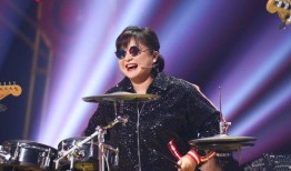 王牌最新爆料贾玲,王牌爆料背后的喜剧女王蜕变之路