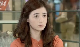 年轻的女助手在线观看,在线观看年轻女助手的时尚生活揭秘